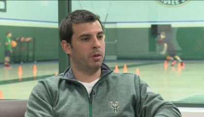 全美多州疫苗供不应求 雄鹿副总裁火速接种引质疑