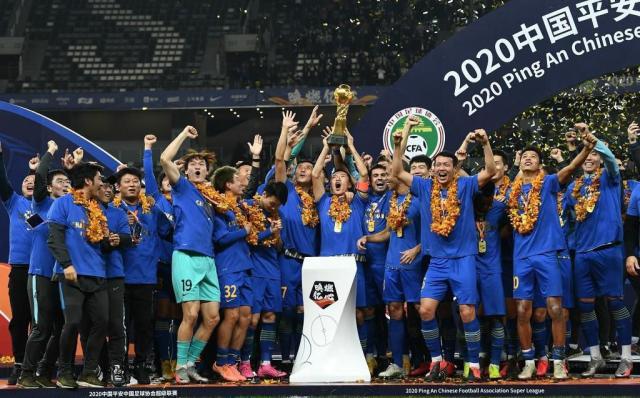图片2 2020赛季中超联赛冠军 江苏苏宁易购 新浪体育 图片2_副本.jpg